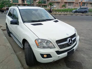 Photo - Mercedes-Benz M Class 2010 White