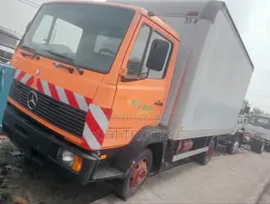 M/Benz 814 Container Truck