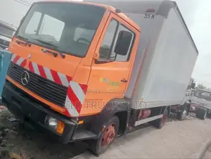 M/Benz 814 Container Truck