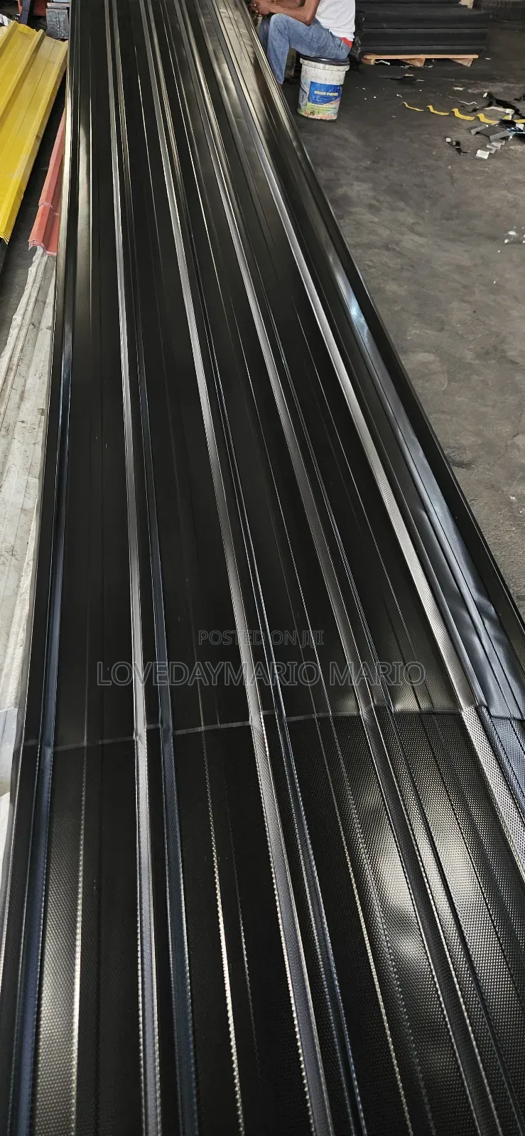 Metral Corrugation