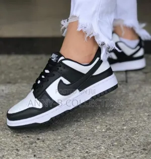 Quality Nike Black and White Unisex Sneakers