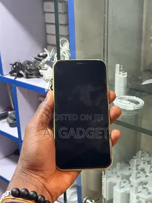 Apple iPhone 11 64 GB Yellow