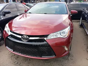Toyota Camry SE 4dr Sedan (2.5L 4cyl 6A) 2017 Red