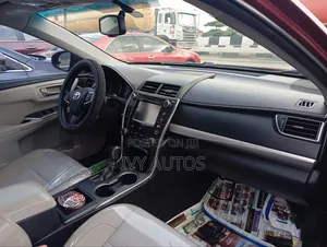 Toyota Camry SE 4dr Sedan (2.5L 4cyl 6A) 2017 Red