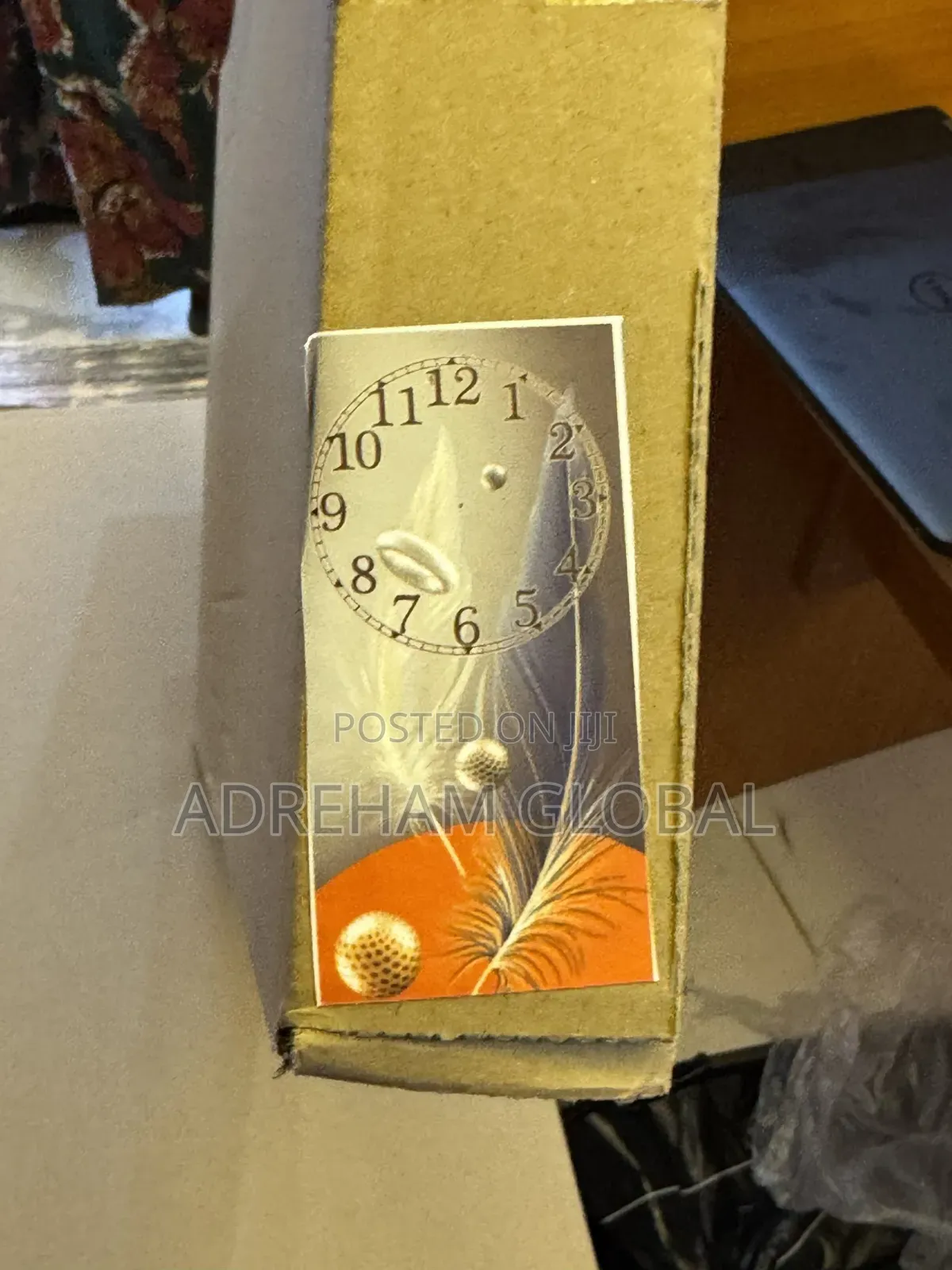Classy Sophisticated Wall Clock And Decor