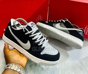 Nike Flat Sneakers