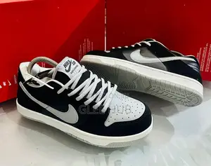 Nike Flat Sneakers
