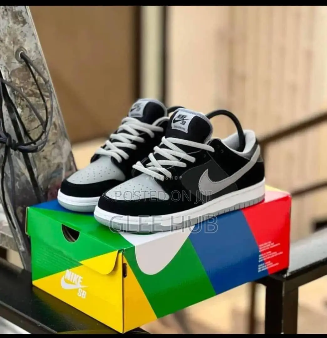 Nike Flat Sneakers