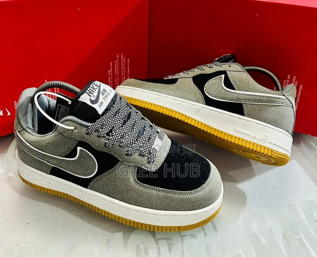 Nike Brown-Soled Sneakers