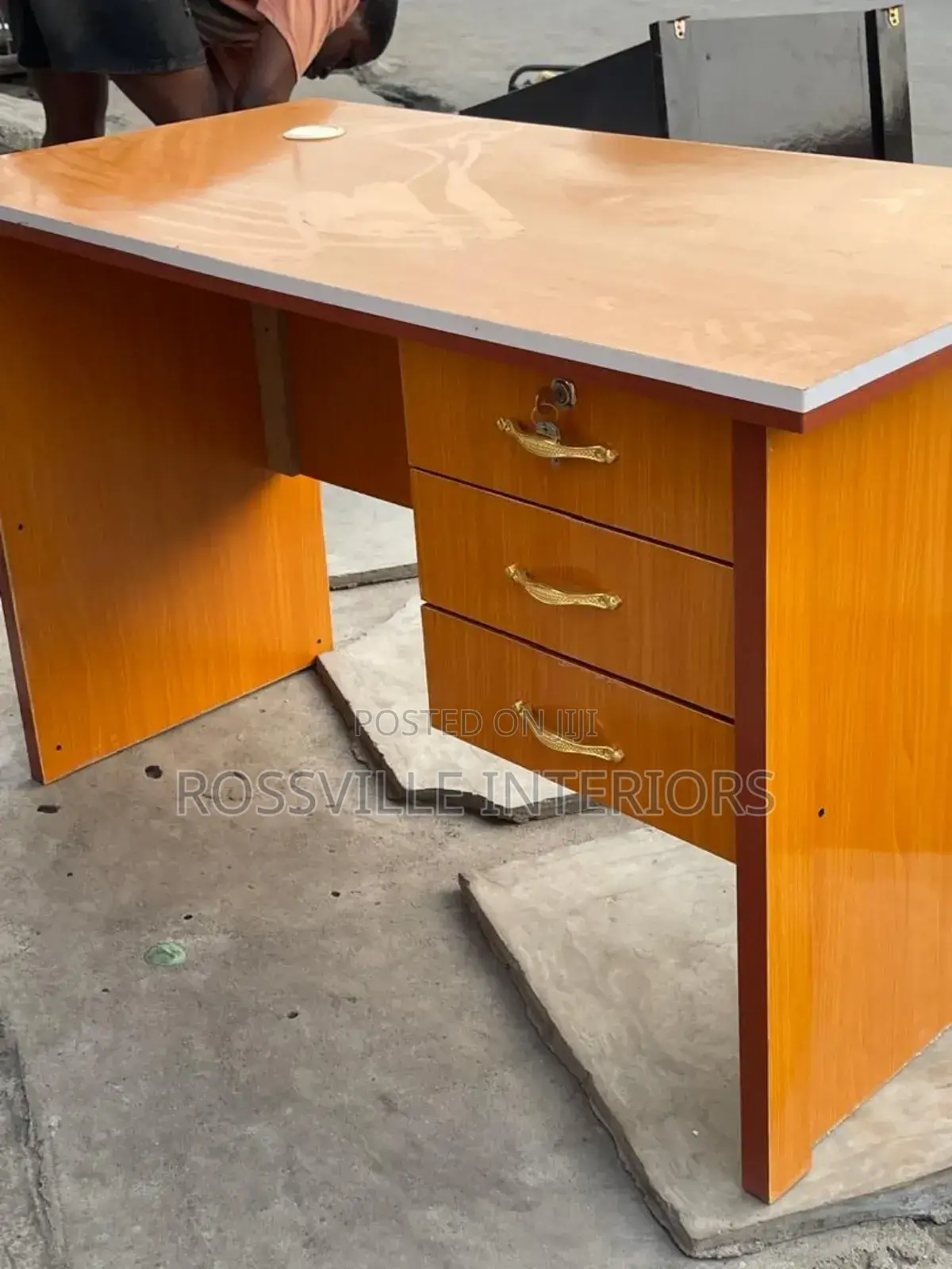Brown 4ft Office Table