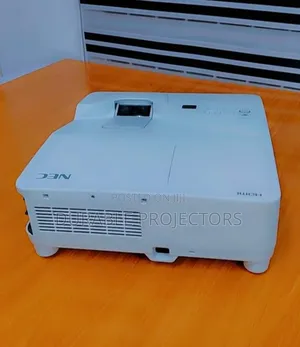 Direct UK Used HD Ultra Short Throw Projector Lekki Lagos .