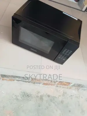 Black Digital Microwave Oven (Hisense)