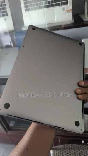 Laptop Apple MacBook Pro 2019 16GB Intel Core I7 SSD 512GB