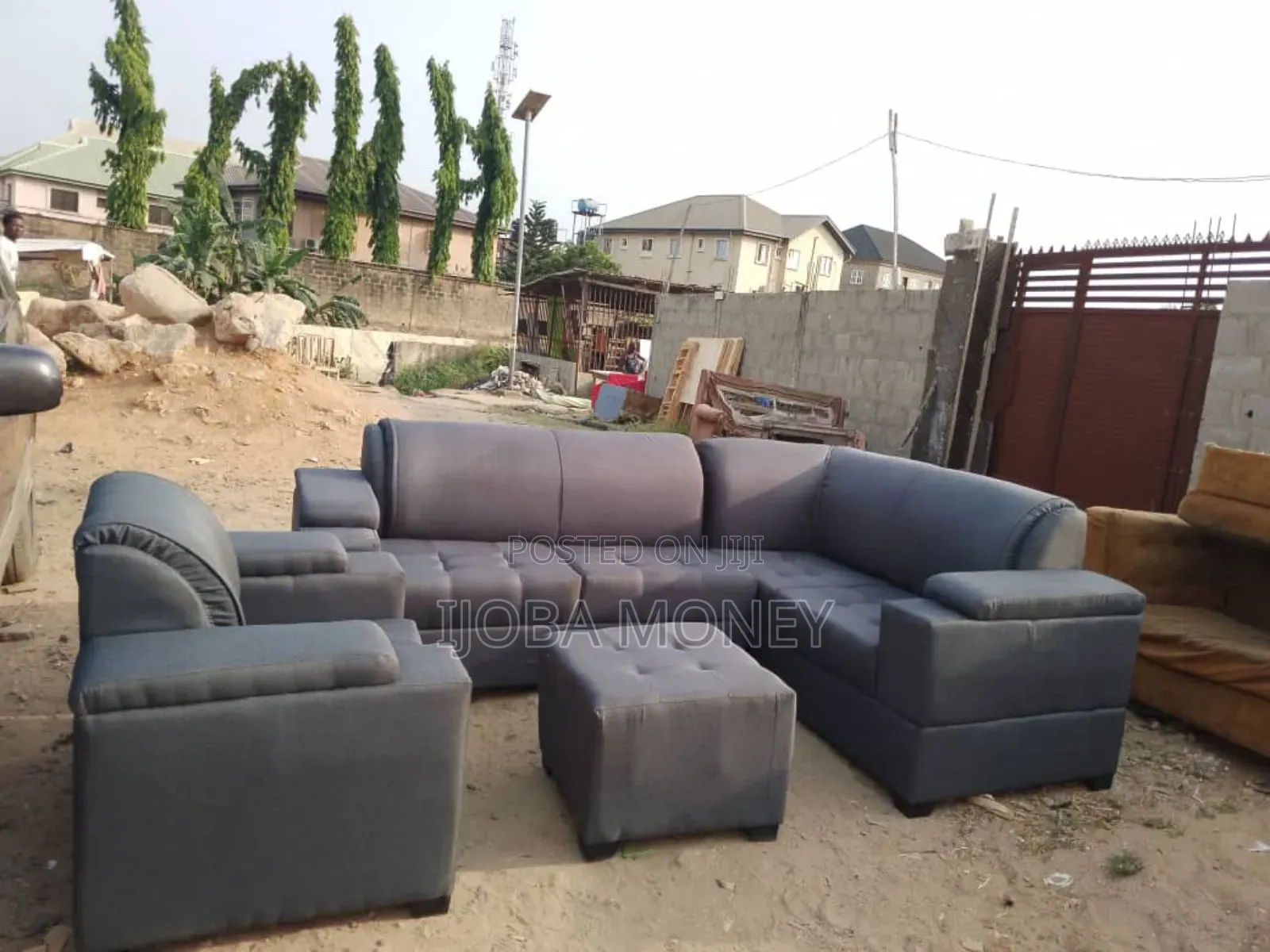 Luxury L Shaped With Single and Table