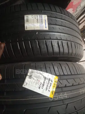 295/40/21 Dunlop