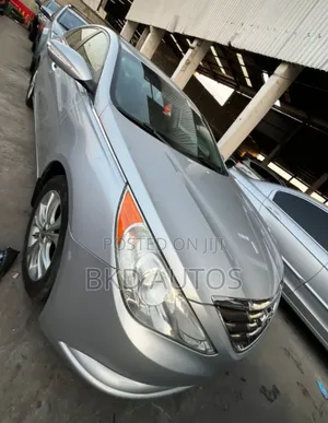 Hyundai Sonata Limited 2.0T Sedan (2.0L 4cyl 6A) 2011 Silver