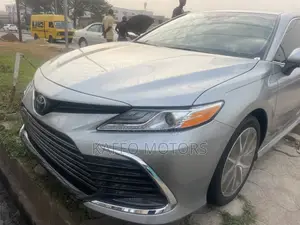 New Toyota Camry XLE Auto AWD 2024 Silver