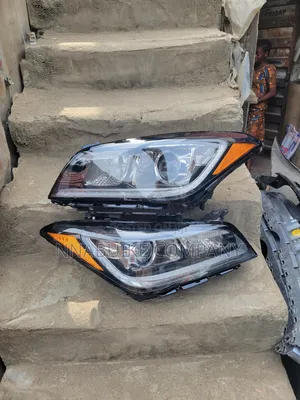Hyundai Genesis Headlamp Set 2020 Model