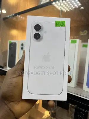 New Apple iPhone 16 128 GB White