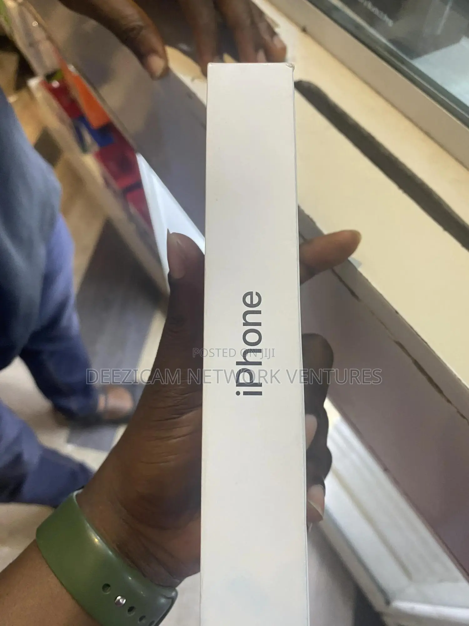 New Apple iPhone 16 Pro Max 1 TB Black
