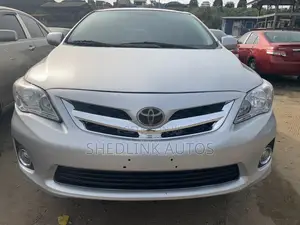 Toyota Corolla 2012 Silver