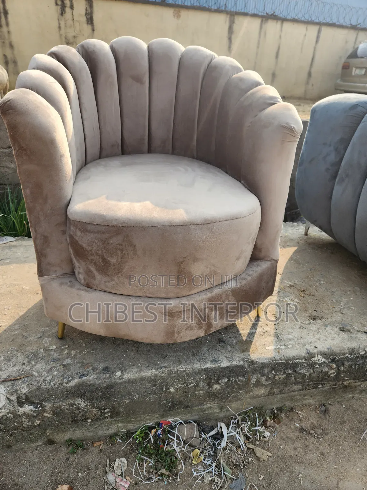 Padded Sofa Chair Made With Topnotch Materials