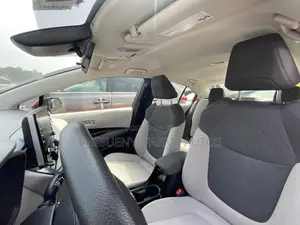 Toyota Corolla LE 2021 Red