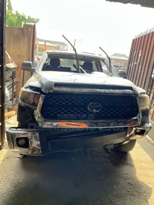 Toyota Tundra 2020 Windscreen Installation We Deliver