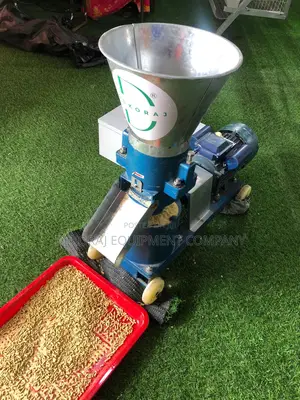 Heavy-Duty Petrol Engine Pelleting Machine, 150kg Per Hour