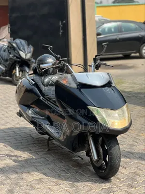 Photo - Yamaha 2005 Black