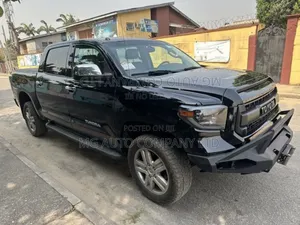 Toyota Tundra CrewMax 4x4 Platinum 5.7L V8 FFV* 2013 Black