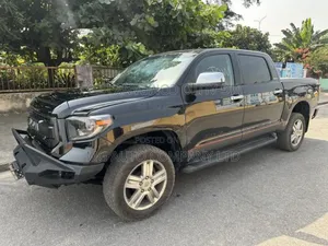 Toyota Tundra CrewMax 4x4 Platinum 5.7L V8 FFV* 2013 Black