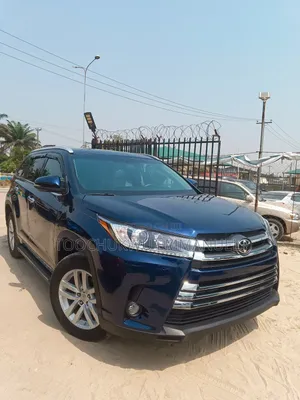 Photo - Toyota Highlander LE Plus 4dr SUV (3.5L 6cyl 6A) 2015 Blue