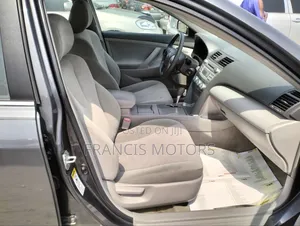 Toyota Camry LE V6 4dr Sedan (3.5L 6cyl 6AM) 2010 Gray