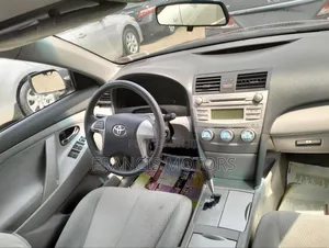 Toyota Camry LE V6 4dr Sedan (3.5L 6cyl 6AM) 2010 Gray