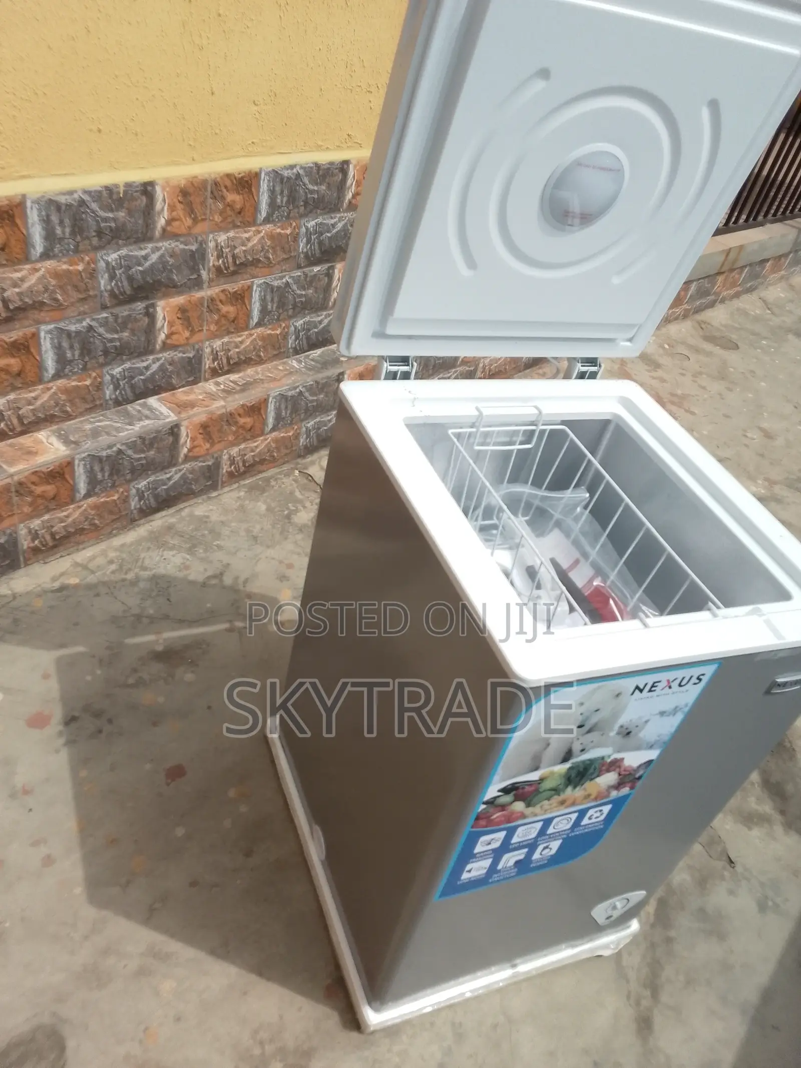 Standard Silver Nexus Chest Freezer (100liters)