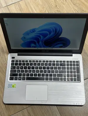 Laptop Asus F550CC 8GB Intel Core i5 HDD 1T