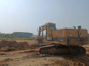 Photo - Excavator Available for Rentage