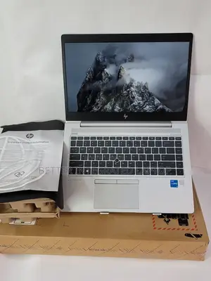 New Laptop HP EliteBook 820 8GB Intel Core i5 SSD 1T