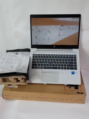 New Laptop HP EliteBook 820 8GB Intel Core i5 SSD 1T