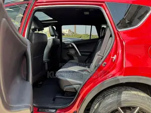 Toyota RAV4 SE AWD (2.5L 4cyl 6A) 2016 Red