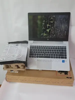 New Laptop HP EliteBook 820 16GB Intel Core i5 SSD 1T