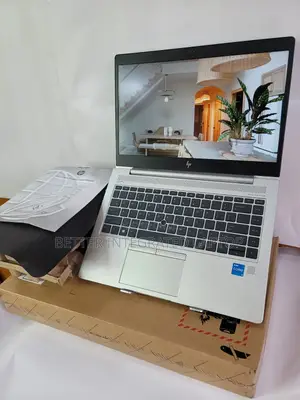 New Laptop HP EliteBook 820 32GB Intel Core i5 SSD 1T