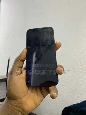 Photo - Apple iPhone 12 64 GB Black