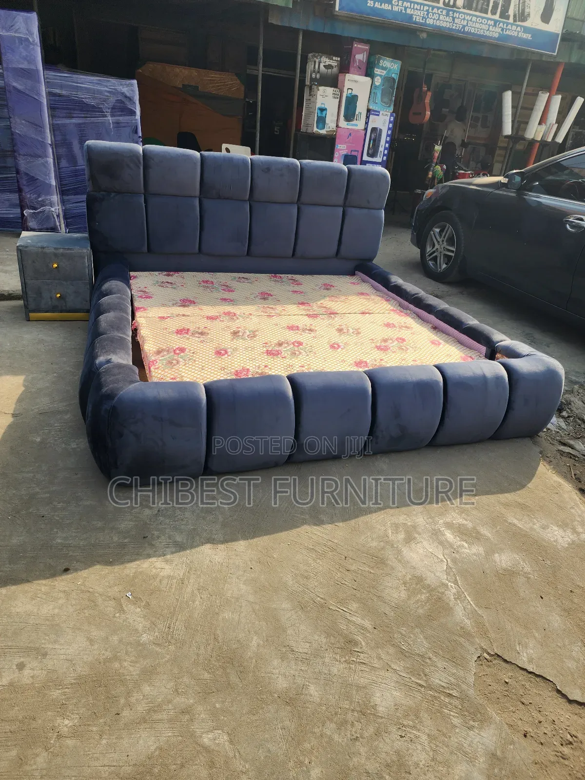 Upholstery Padded 6by6 Bed Stand for Hotel, Bedroom Etc