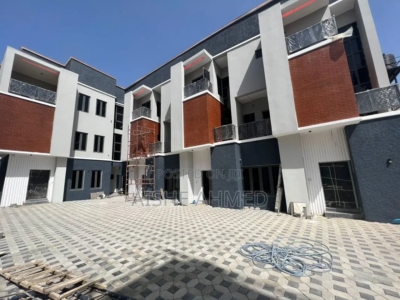 5bdrm Duplex in Jahi for rent
