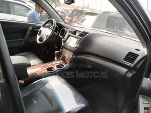 Toyota Highlander Limited 3.5l 4WD 2013 Black