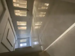5bdrm Apartment in First Estate, Chevron for rent