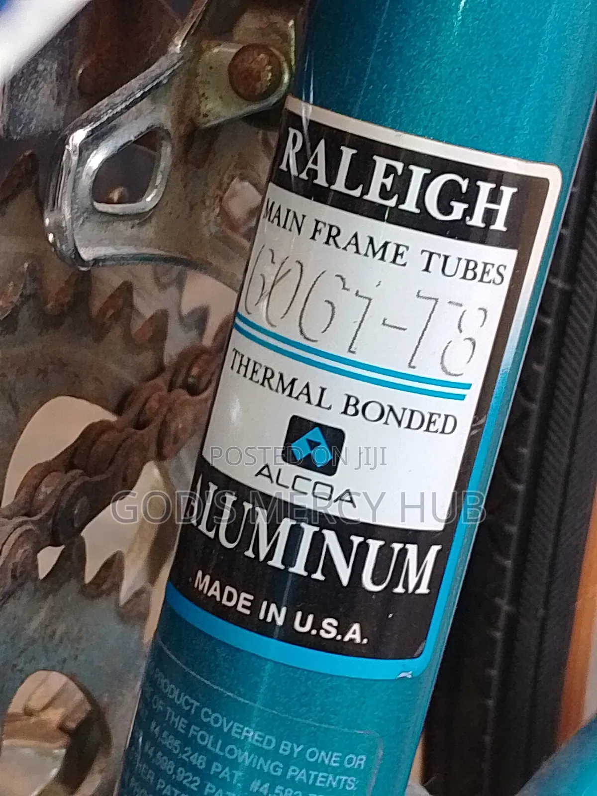 Full Sport Aluminum Raleigh Bicycle