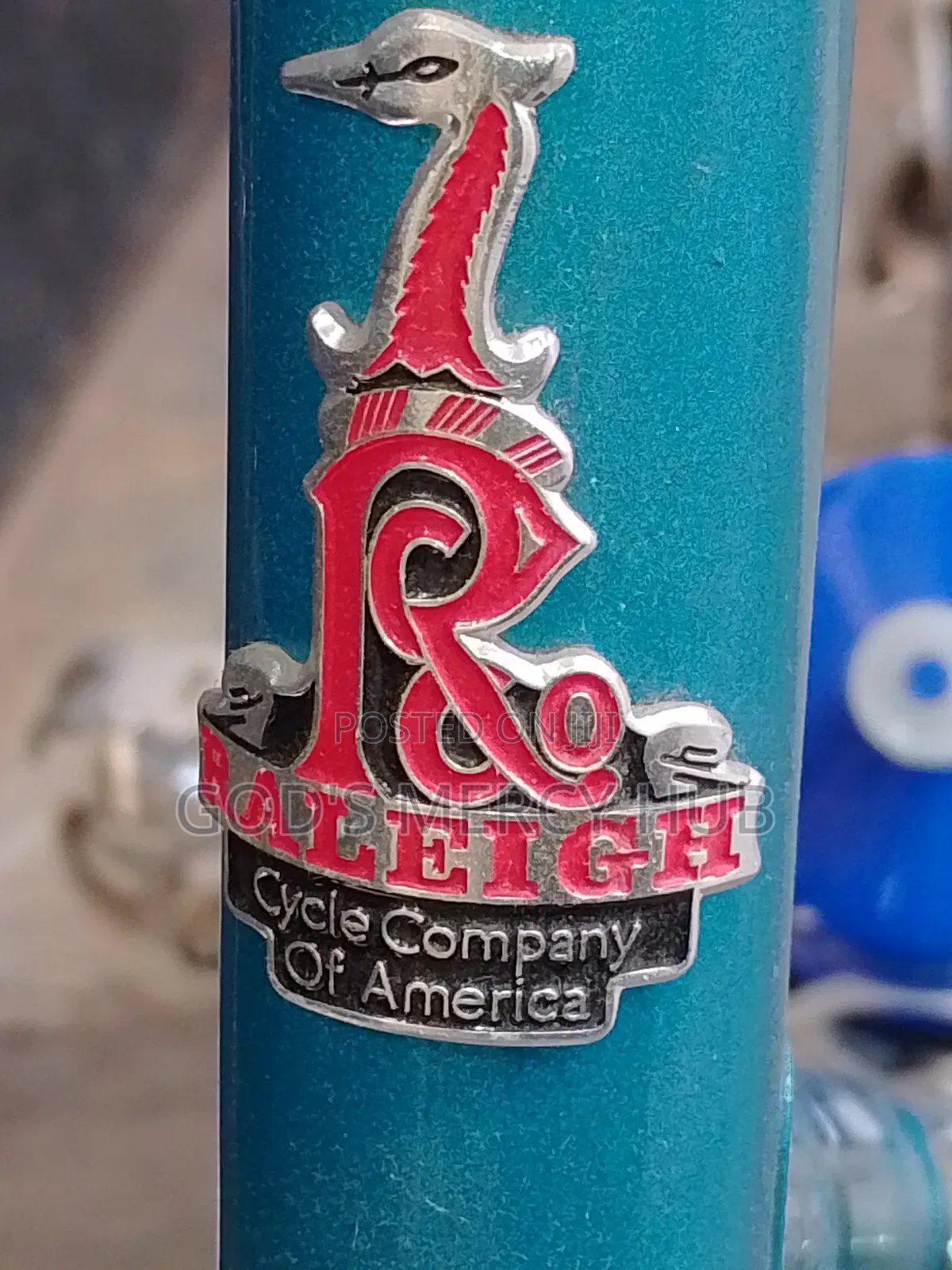 Full Sport Aluminum Raleigh Bicycle
